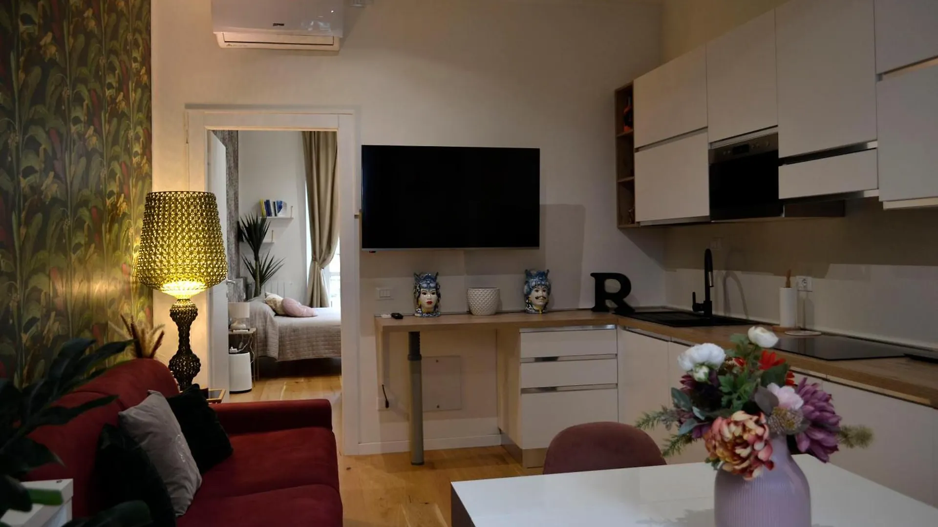 Peony House - 10 Min Duomo Apartment Milan
