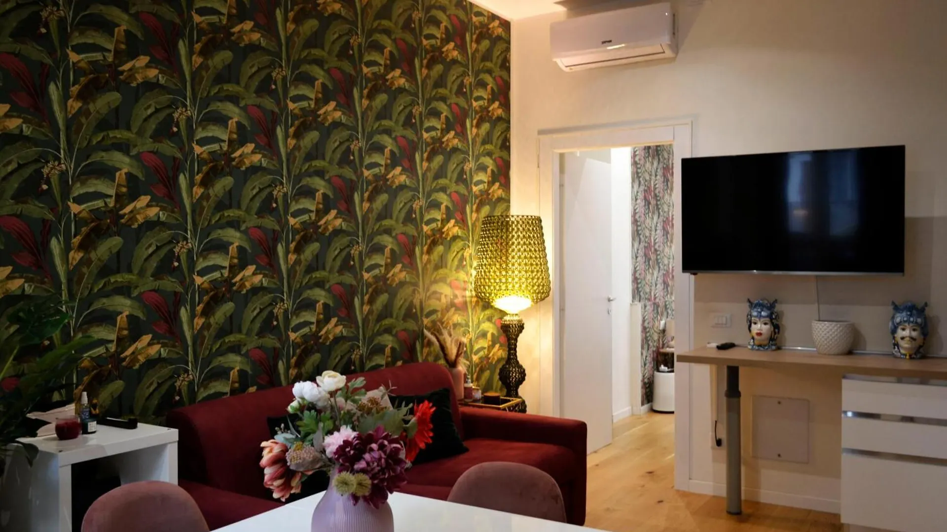 Peony House - 10 Min Duomo Apartment Milan