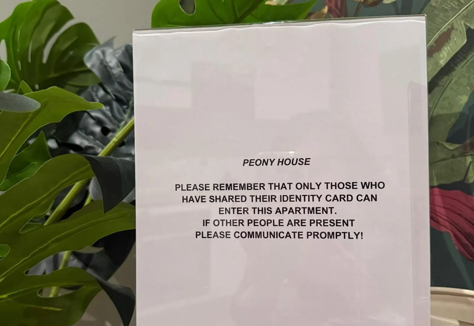 Peony House - 10 Min Duomo Apartment Milan