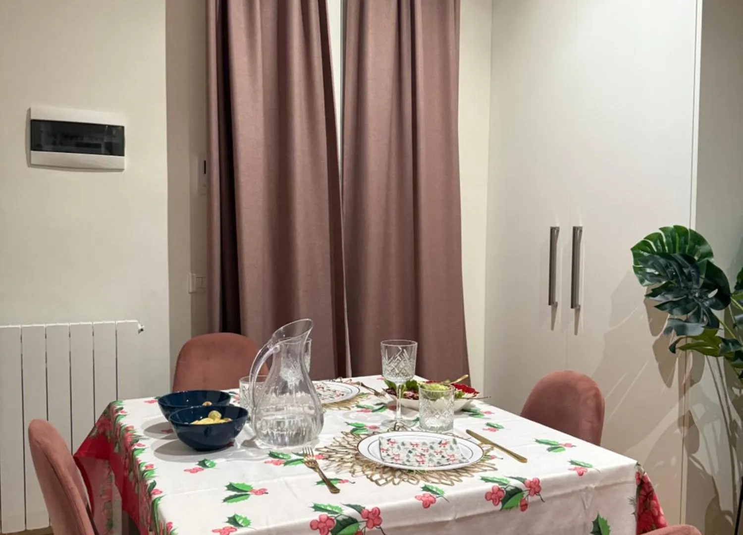 Peony House - 10 Min Duomo Apartment Milan 0*,  Italy